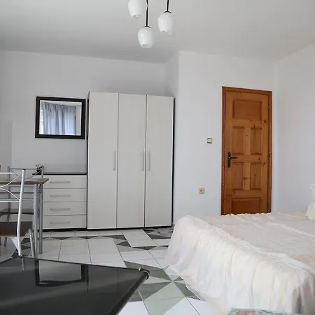 Popov Vendégház 2*