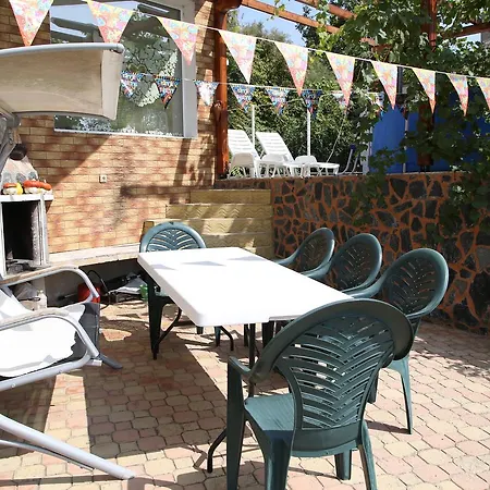 Popov Casa de hóspedes 2*